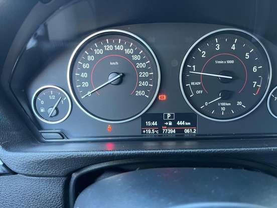 BMW-320i-2015