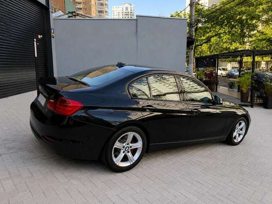 BMW-320i-2015