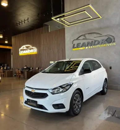CHEVROLET ONIX 1.4 MPFI ADVANTAGE 8V FLEX 4P AUTOMÁTICO