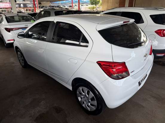 CHEVROLET-ONIX-2016