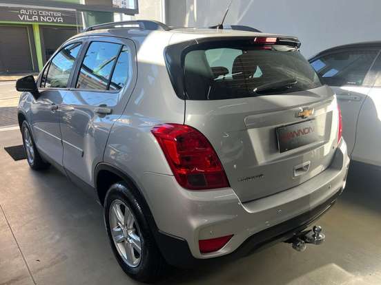 CHEVROLET-TRACKER-2017