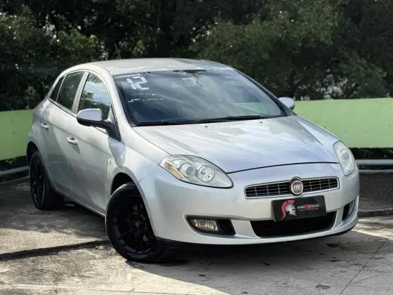 FIAT BRAVO 1.8 ESSENCE 16V FLEX 4P AUTOMATIZADO FIAT BRAVO 1.8 ESSENCE 16V FLEX 4P AUTOMATIZADO