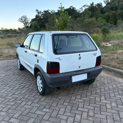 FIAT UNO 1.0 MPI MILLE FIRE ECONOMY 8V FLEX 4P MANUAL FIAT UNO 1.0 MPI MILLE FIRE ECONOMY 8V FLEX 4P MANUAL