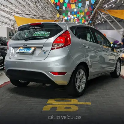 FORD-FIESTA-2014