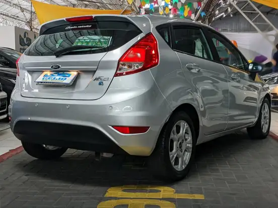 FORD-FIESTA-1.6 SE HATCH 16V FLEX 4P POWERSHIFT FORD-FIESTA-2014