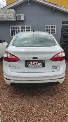 FORD-FIESTA-2015