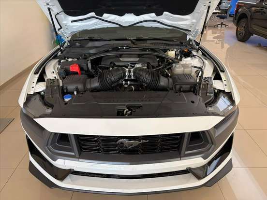 FORD-MUSTANG-2025