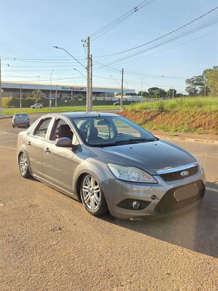 FORD FOCUS 2.0 GLX SEDAN 16V FLEX 4P MANUAL