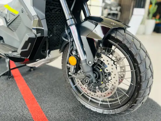 HONDA-X-ADV-2024