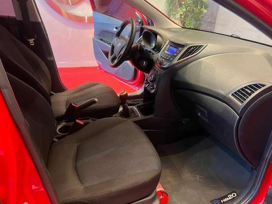 HYUNDAI-HB20-2015