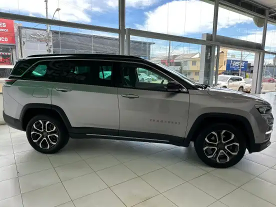 JEEP-COMMANDER-2024
