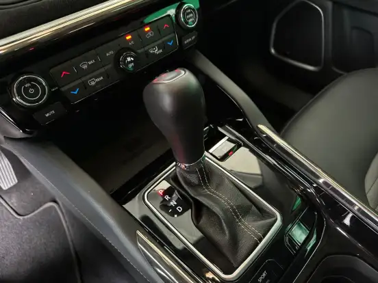 JEEP-COMMANDER-2024