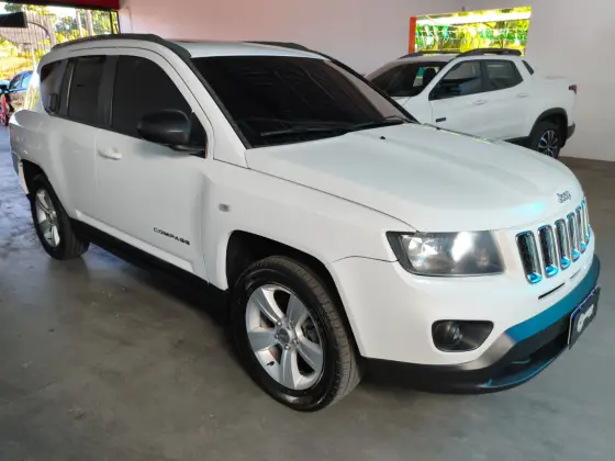 JEEP COMPASS 2.0 SPORT 4X2 16V GASOLINA 4P AUTOMÁTICO JEEP COMPASS 2.0 SPORT 4X2 16V GASOLINA 4P AUTOMÁTICO