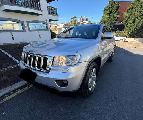 JEEP-GRAND CHEROKEE-2011