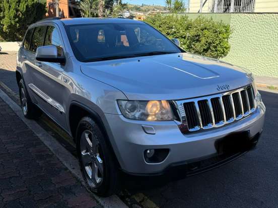 JEEP-GRAND CHEROKEE-3.6 LAREDO 4X4 V6 24V GASOLINA 4P AUTOMÁTICO JEEP-GRAND CHEROKEE-2011