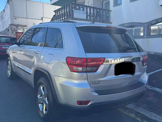 JEEP-GRAND CHEROKEE-3.6 LAREDO 4X4 V6 24V GASOLINA 4P AUTOMÁTICO JEEP-GRAND CHEROKEE-2011