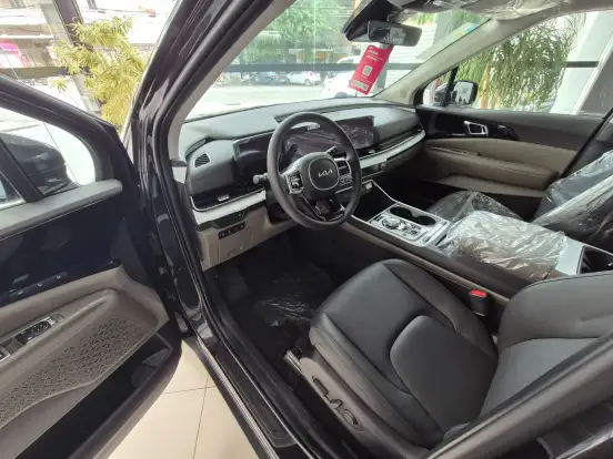 KIA-CARNIVAL-2024