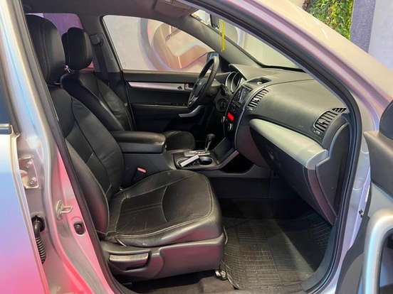 KIA-SORENTO-2010