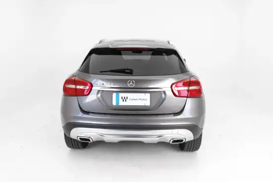 MERCEDES-BENZ-GLA 200-2016