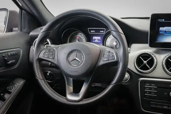MERCEDES-BENZ-GLA 200-1.6 CGI ENDURO 16V TURBO FLEX 4P AUTOMÁTICO MERCEDES-BENZ-GLA 200-2016