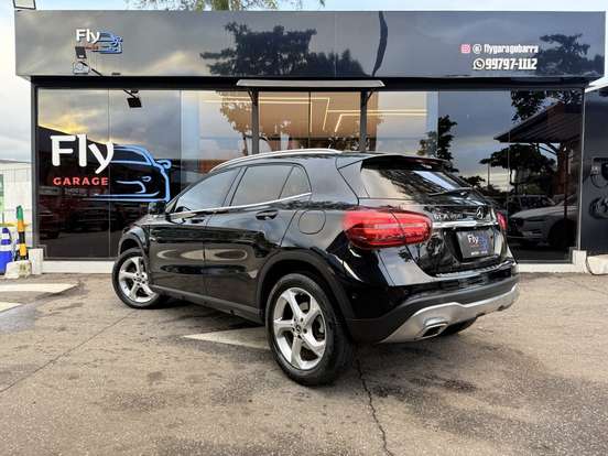 MERCEDES-BENZ-GLA 200-2017