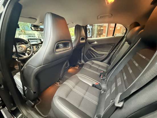 MERCEDES-BENZ-GLA 200-2017