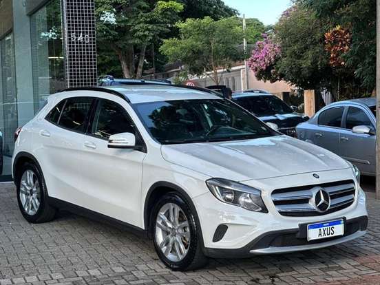 MERCEDES-BENZ-GLA 200-2015