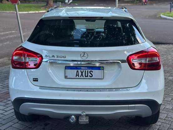 MERCEDES-BENZ-GLA 200-2015