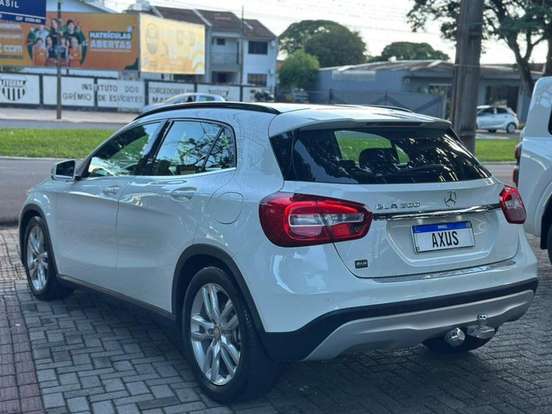 MERCEDES-BENZ-GLA 200-1.6 CGI STYLE 16V TURBO FLEX 4P AUTOMÁTICO MERCEDES-BENZ-GLA 200-2015