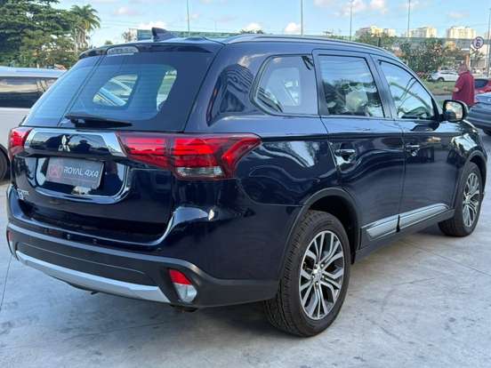 MITSUBISHI-OUTLANDER-2017