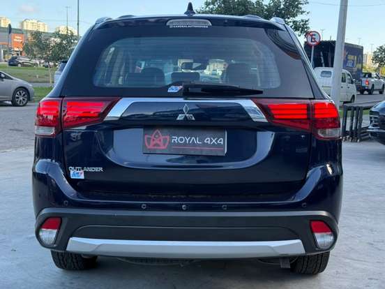 MITSUBISHI-OUTLANDER-2.0 COMFORT 16V GASOLINA 4P AUTOMÁTICO MITSUBISHI-OUTLANDER-2017