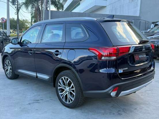 MITSUBISHI-OUTLANDER-2.0 COMFORT 16V GASOLINA 4P AUTOMÁTICO MITSUBISHI-OUTLANDER-2017