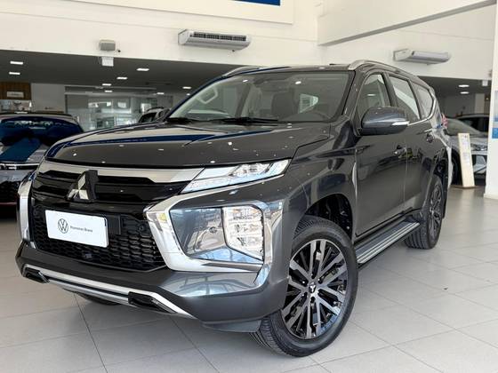 MITSUBISHI PAJERO SPORT 2.4 16V MIVEC TURBO DIESEL LEGEND BLACK AWD AUTOMÁTICO