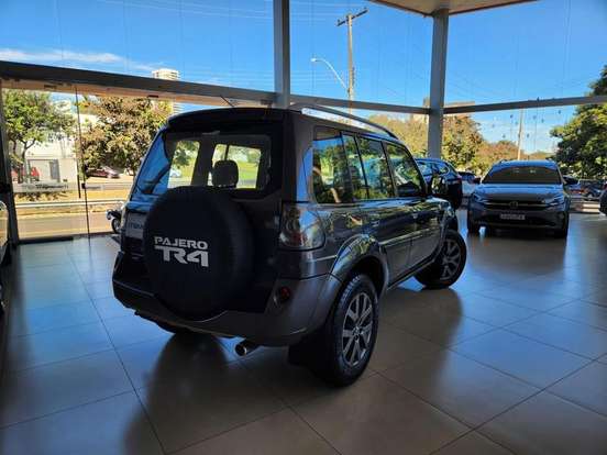 MITSUBISHI-PAJERO TR4-2.0 4X2 16V 140CV FLEX 4P MANUAL MITSUBISHI-PAJERO TR4-2014