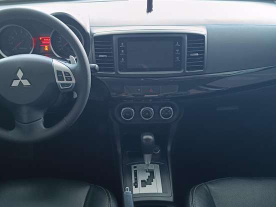 MITSUBISHI-LANCER-2.0 16V GASOLINA 4P AUTOMÁTICO MITSUBISHI-LANCER-2015