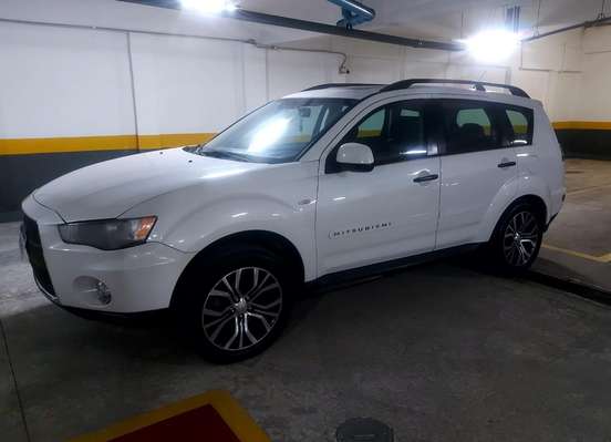 MITSUBISHI-OUTLANDER-2011