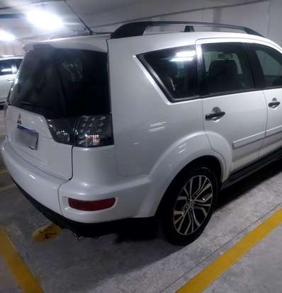 MITSUBISHI-OUTLANDER-2011