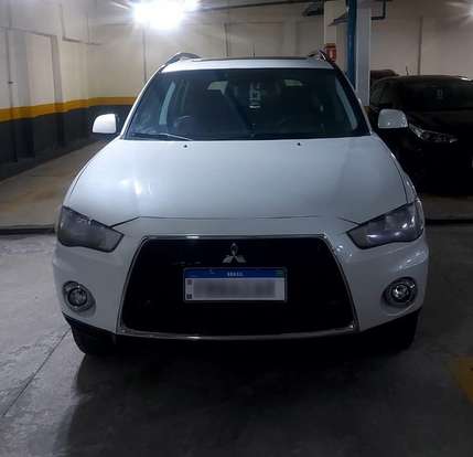 MITSUBISHI-OUTLANDER-2011