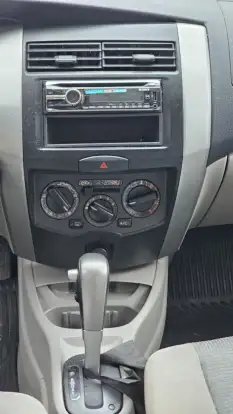 NISSAN-LIVINA-2009