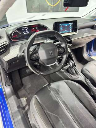 PEUGEOT-2008-2021