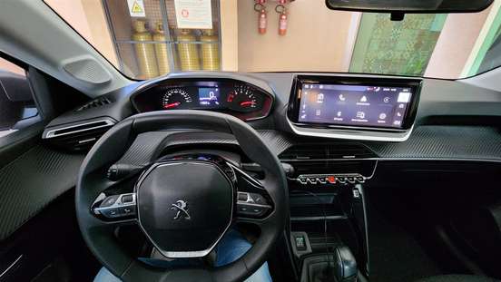PEUGEOT-208-2022