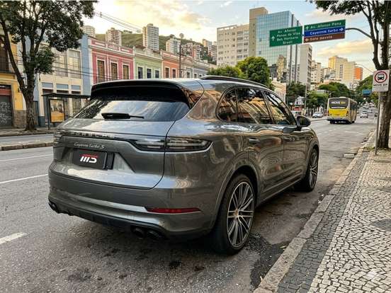 PORSCHE-CAYENNE-2023