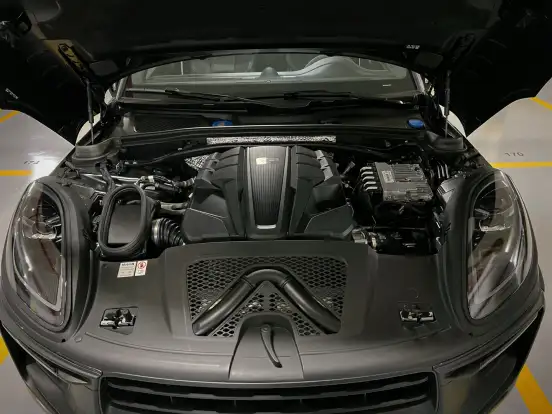 PORSCHE-MACAN-2023
