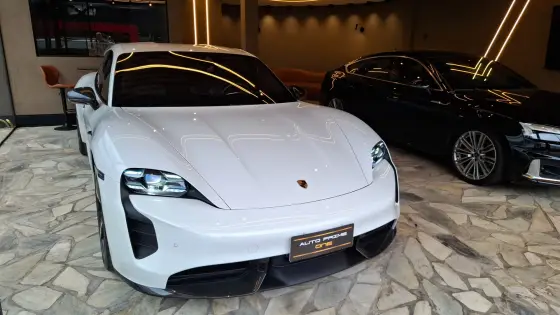 PORSCHE TAYCAN TURBO ELÉTRICO
