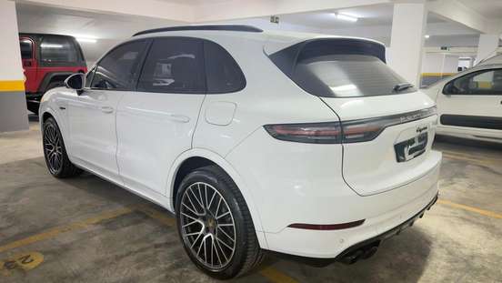 PORSCHE-CAYENNE-2019