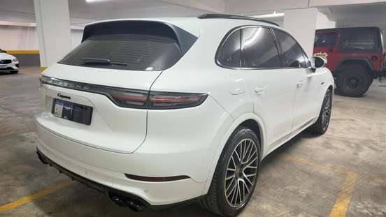PORSCHE-CAYENNE-2019