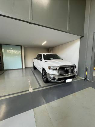 RAM 1500 3.0 HURRICANE 6 BITURBO GASOLINA LARAMIE NIGHT EDITION CD 4X4 AUTOMÁTICO