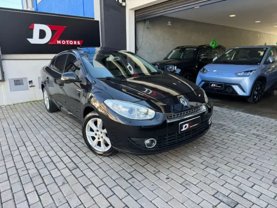RENAULT FLUENCE 2.0 PRIVILÉGE 16V FLEX 4P AUTOMÁTICO