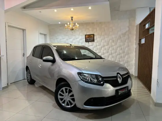 RENAULT SANDERO 1.0 EXPRESSION 16V FLEX 4P MANUAL RENAULT SANDERO 1.0 EXPRESSION 16V FLEX 4P MANUAL