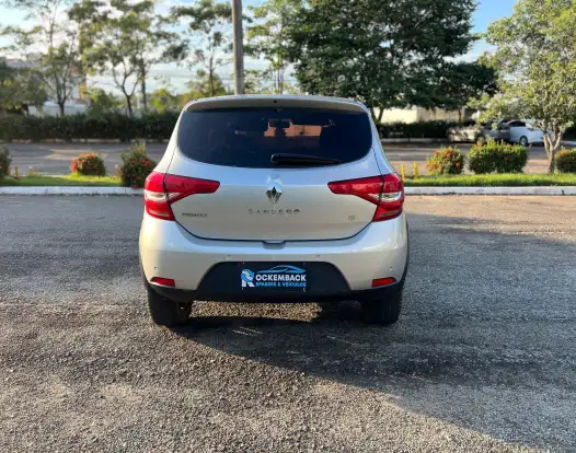RENAULT-SANDERO-2020
